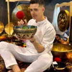 Maciej Kowalski, terapia dźwiękiem, koncerty mis i gongów, Holistic Space Świętochłowice